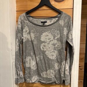 American Eagle Outfitters Grey Floral Long Sleeve Medium Shirt